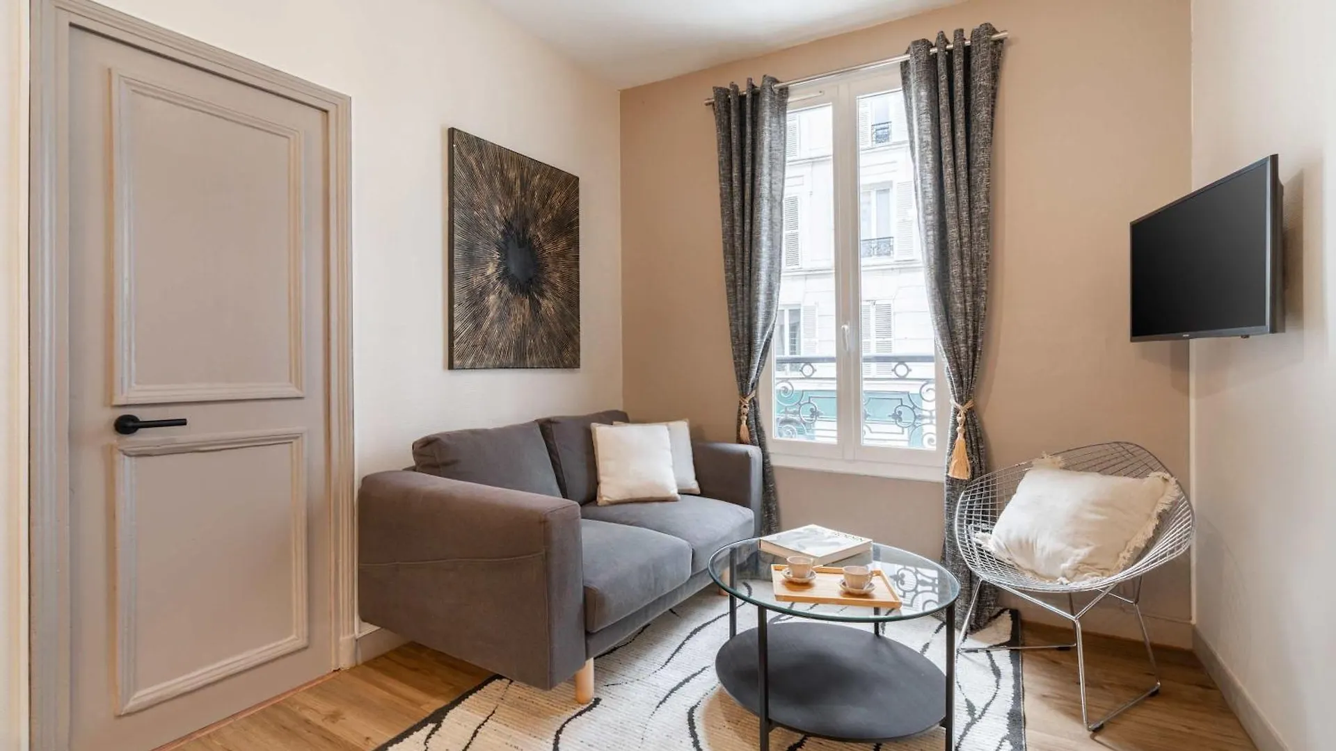 Family Apartment In Paris