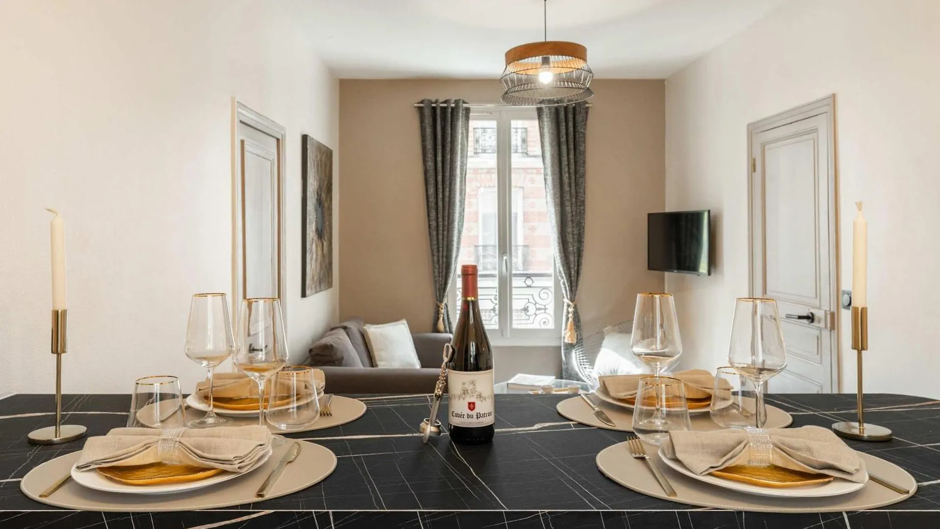 Family Apartment In パリ フランス
